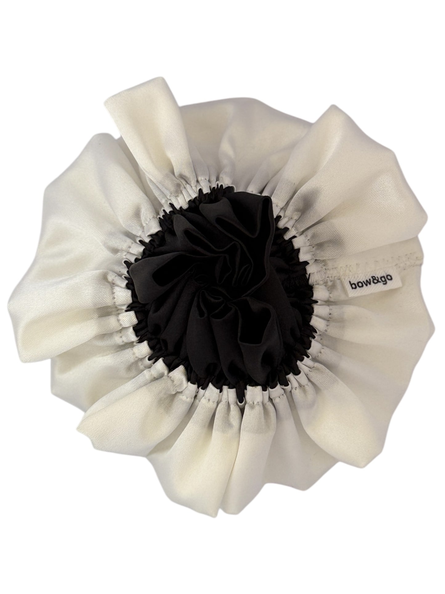 Cream&Black Shuffle scrunchie.