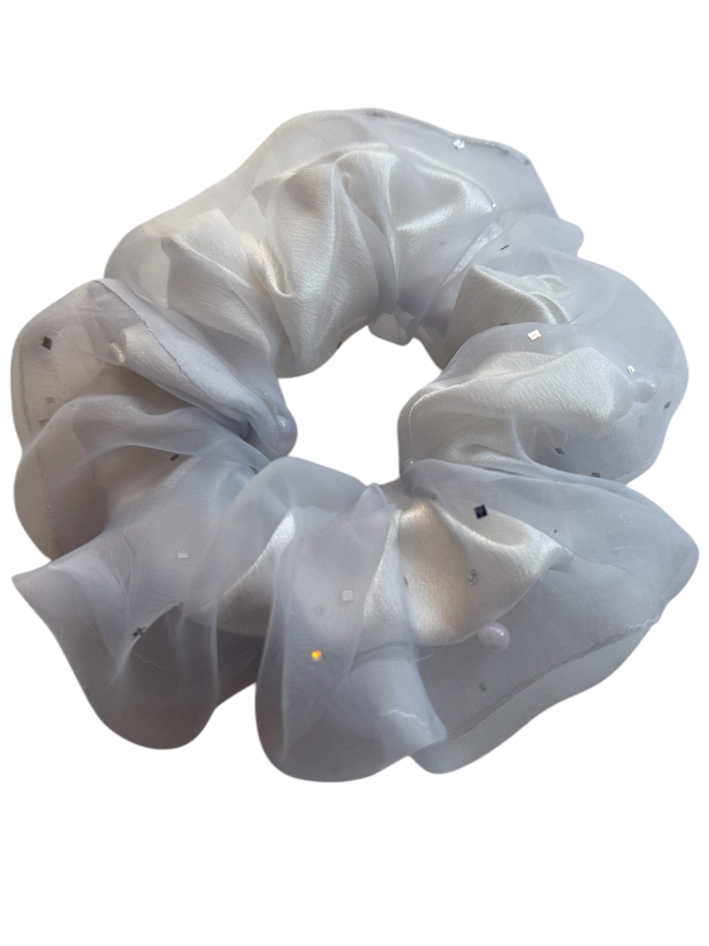 Starry Glow scrunchie s perlami