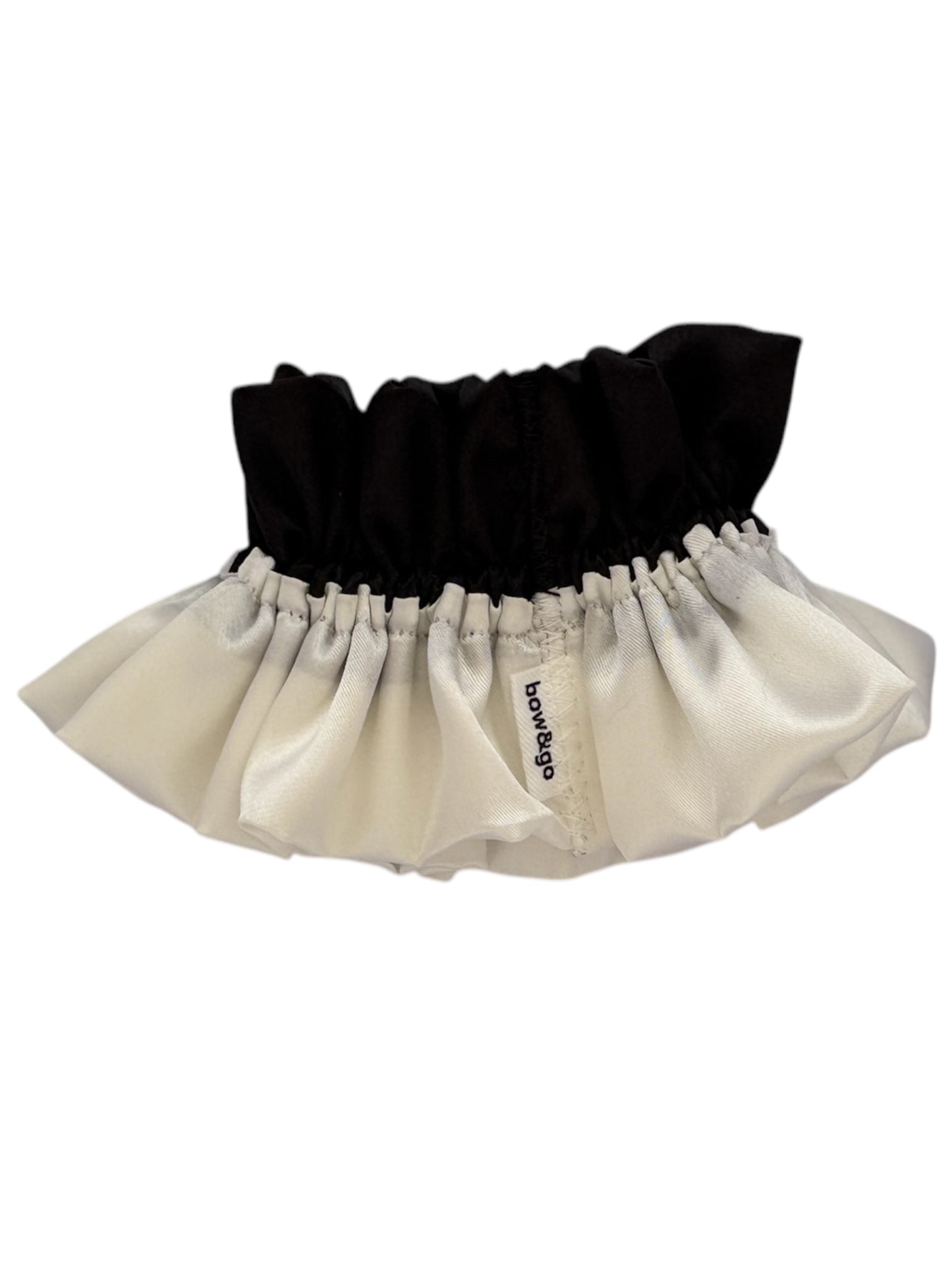 Cream&Black Shuffle scrunchie.
