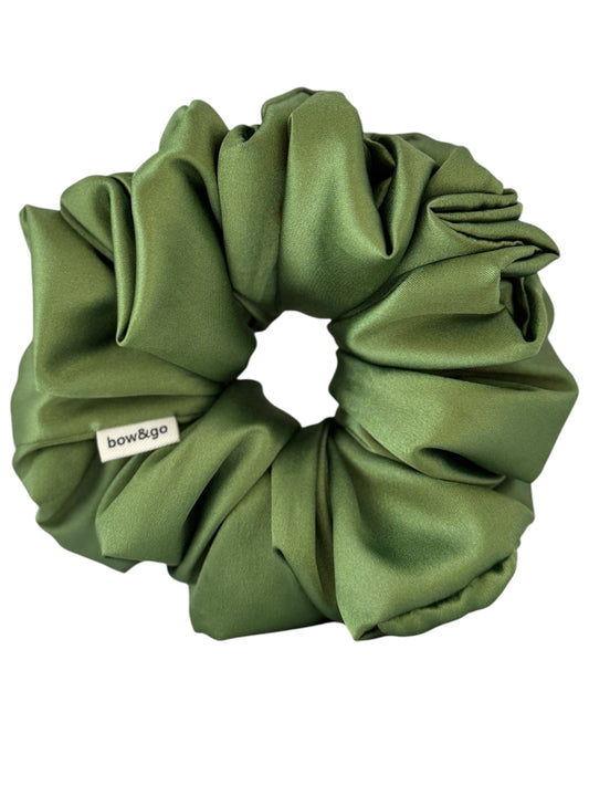 Pine Glow zelená scrunchie.