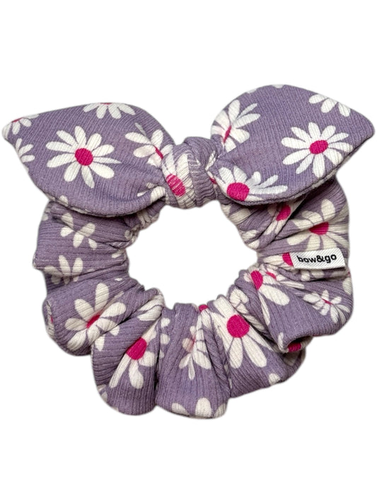 Lavender Kiss scrunchie s mašličkou.