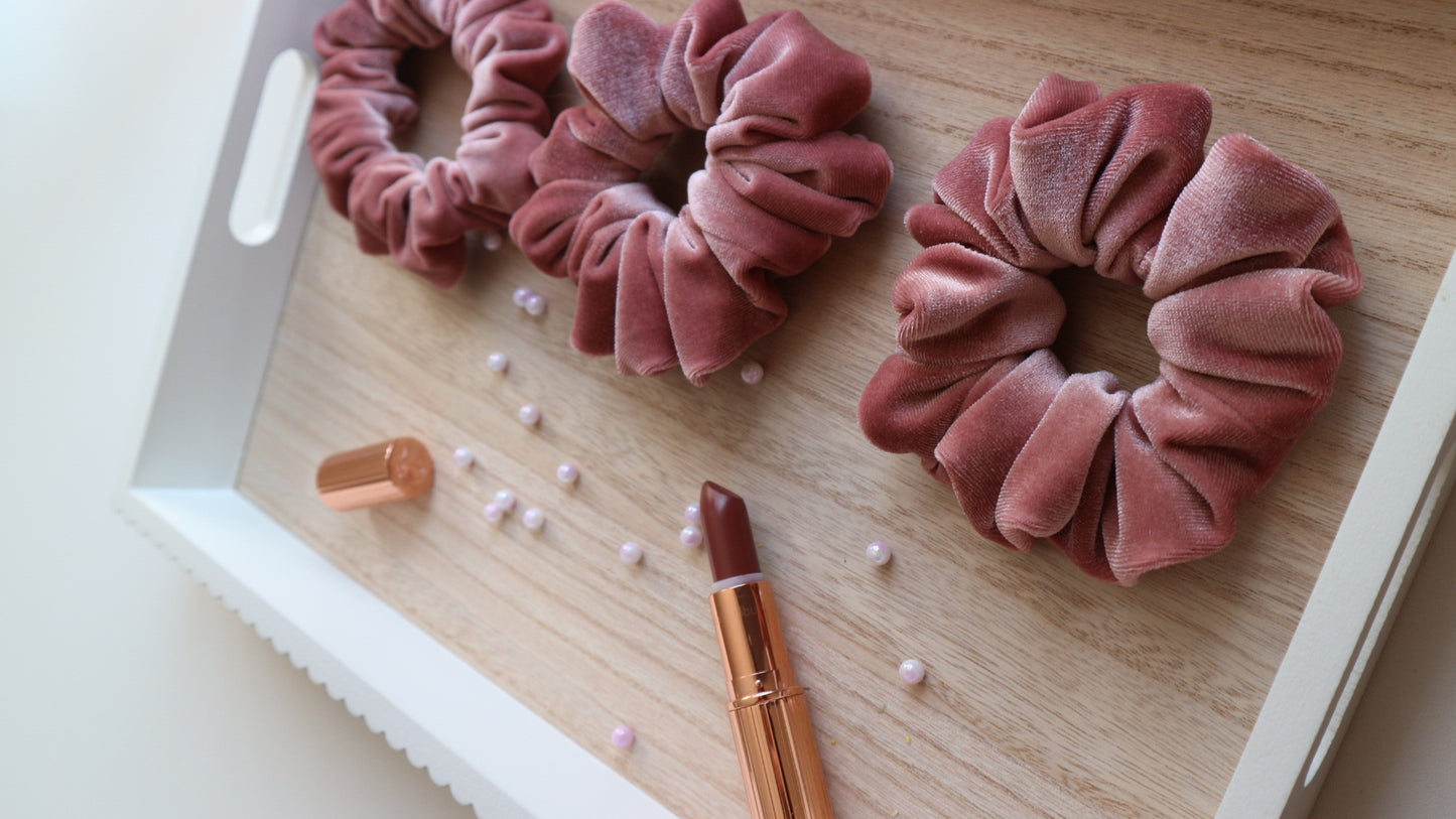 Velvet Rose sametová scrunchie