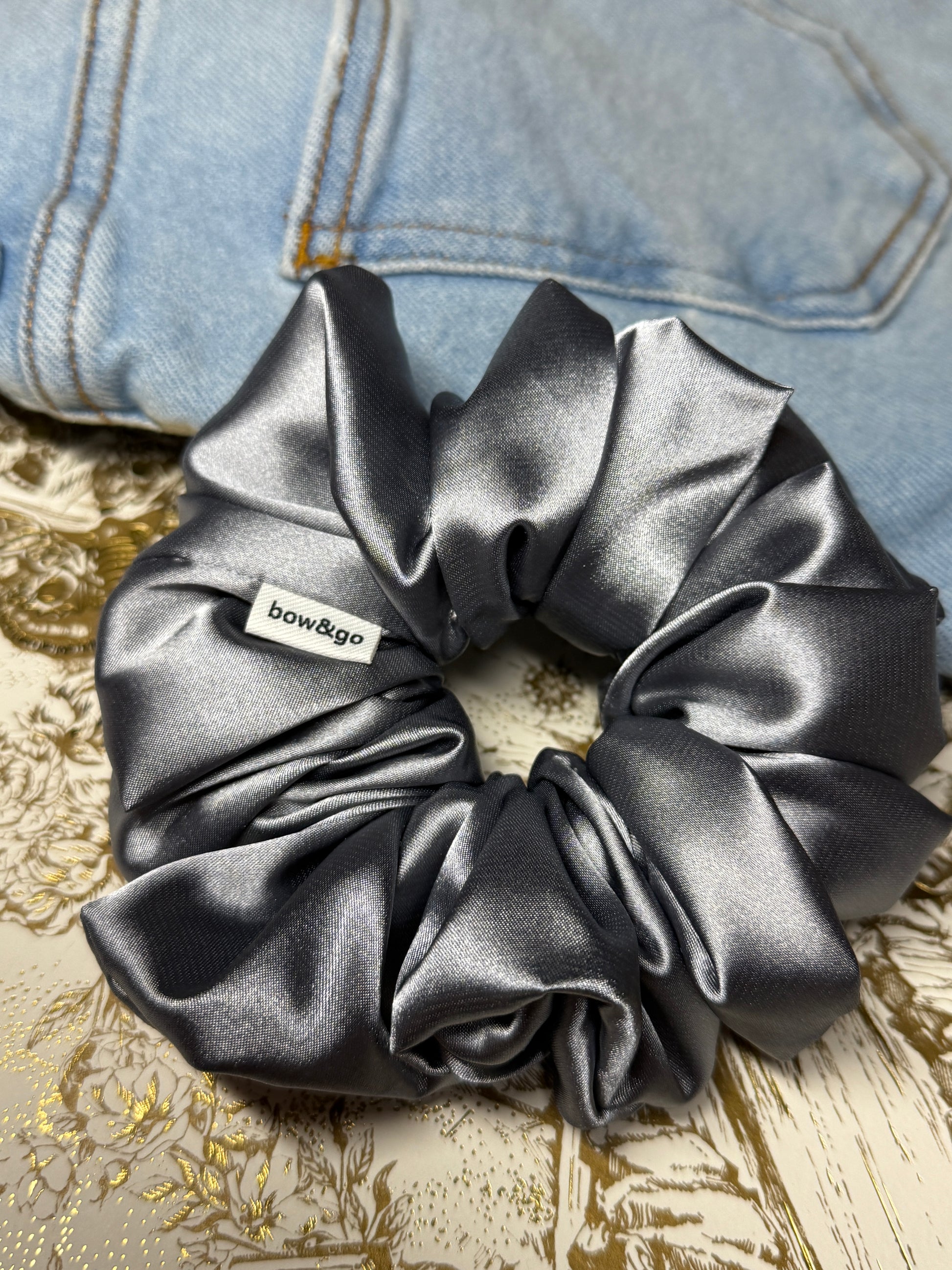 Silver Mist scrunchie.