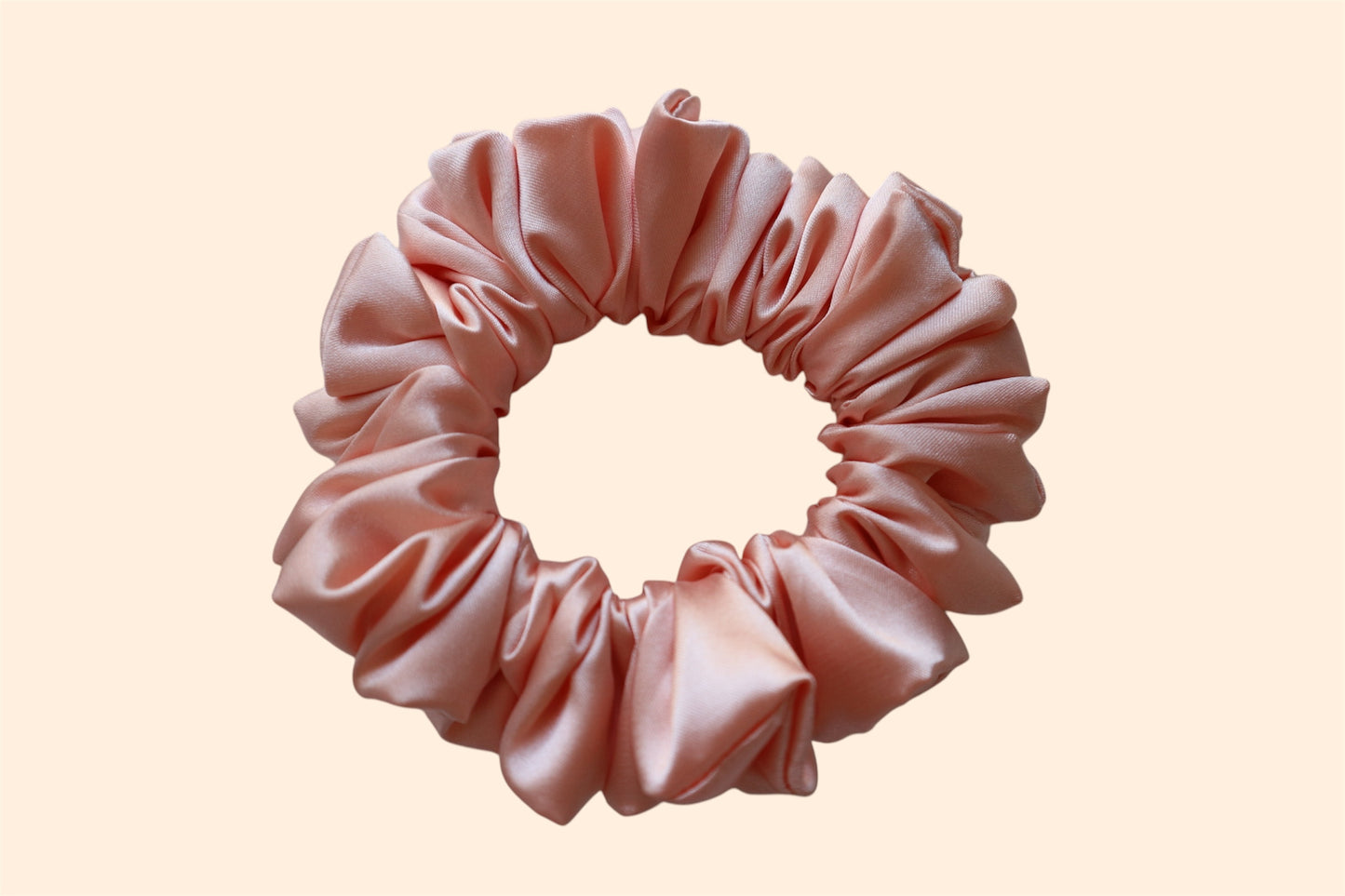Peach Glow lososová scrunchie
