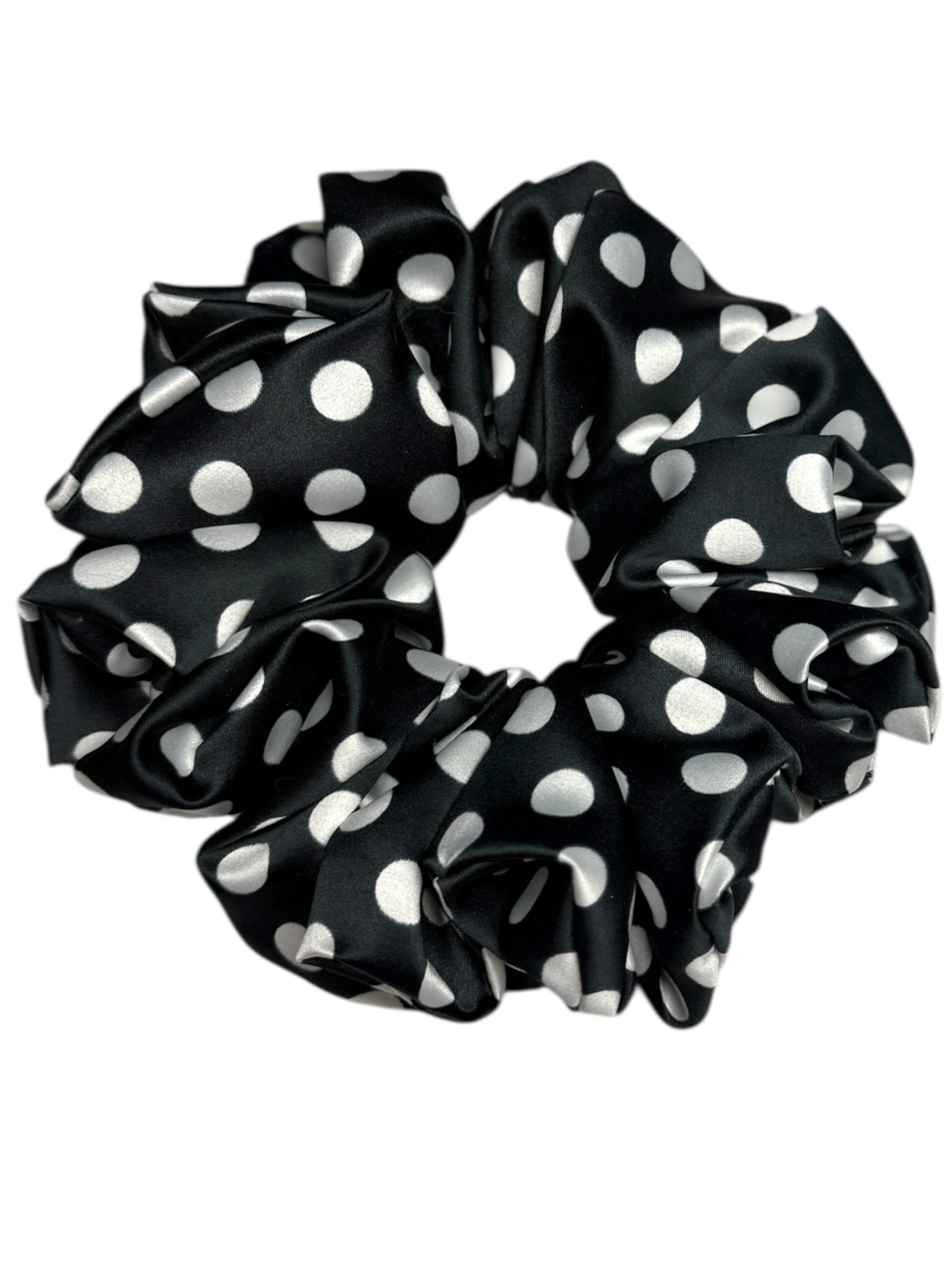 Bubble Dot Navy scrunchie s puntíky.